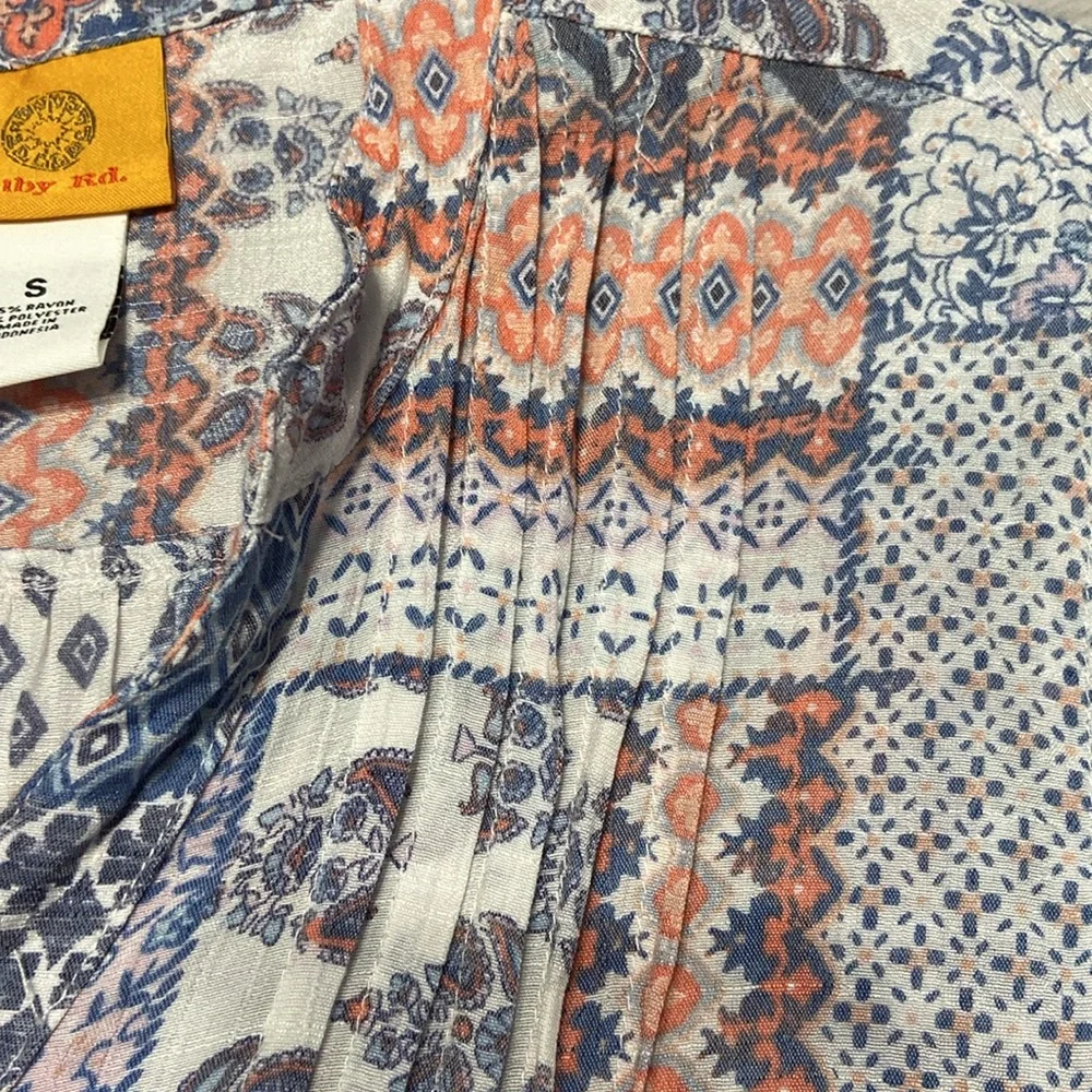 Ruby Rd Button Up Top - Picture 6 of 9